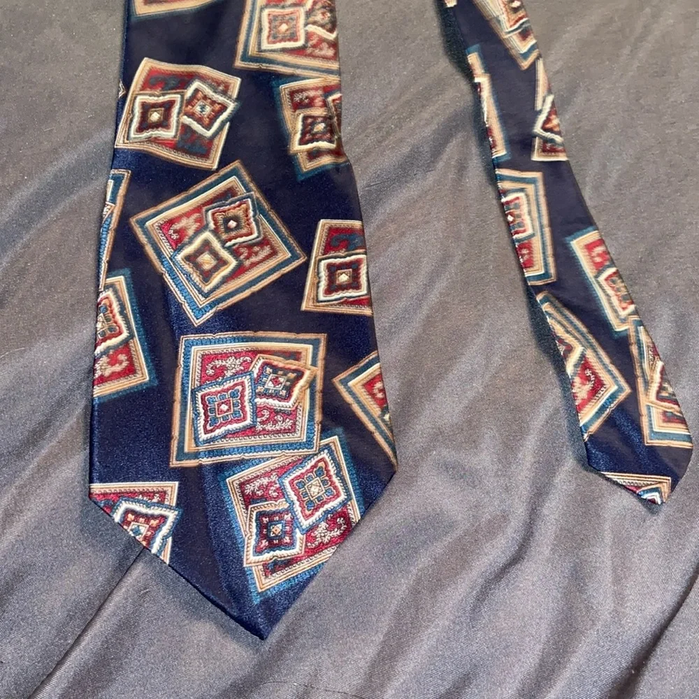 Oscar de la Renta 100% silk necktie